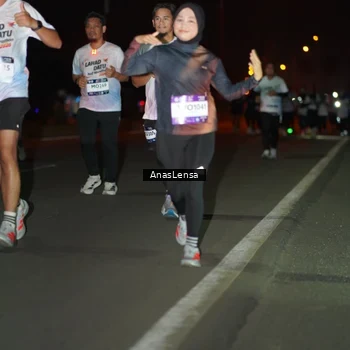 Runner Photo 7638074