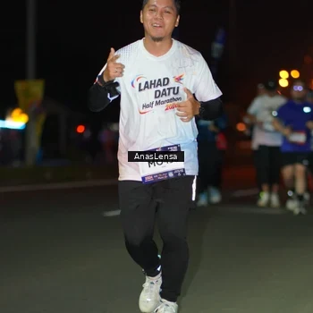 Runner Photo 7638084
