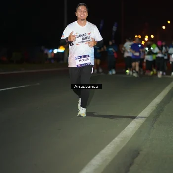 Runner Photo 7638097