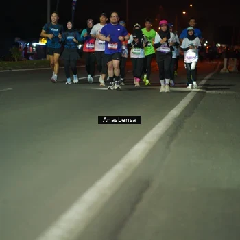 Runner Photo 7638105