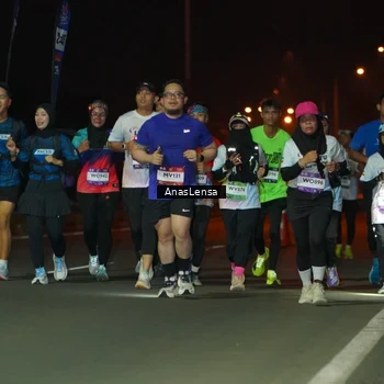 Runner Photo 7638106