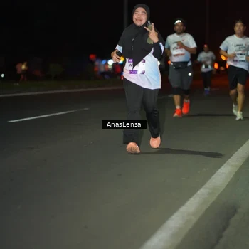 Runner Photo 7638257