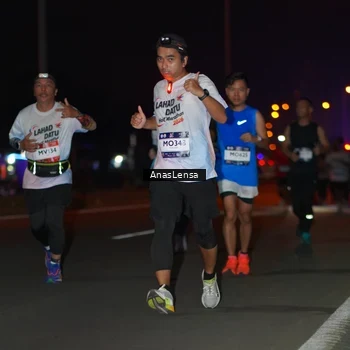 Runner Photo 7638295