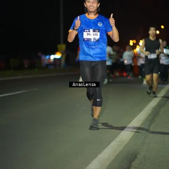Runner Photo 7638353