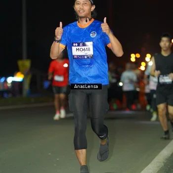 Runner Photo 7638358