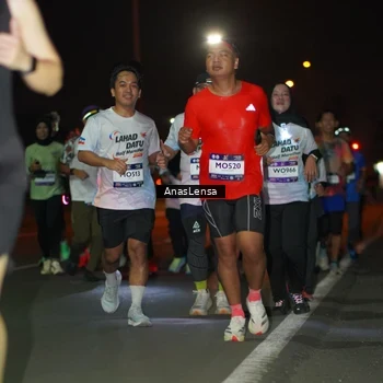 Runner Photo 7638377
