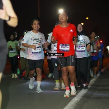 Runner Photo 7638378
