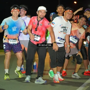 Runner Photo 7638463