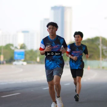 Runner Photo 7638540
