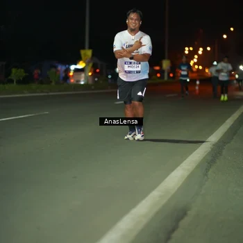 Runner Photo 7638753