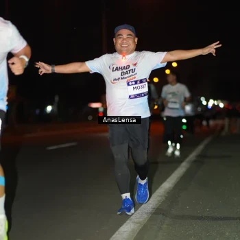 Runner Photo 7639436