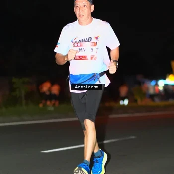 Runner Photo 7639912