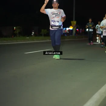 Runner Photo 7640373