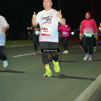 Runner Photo 7640416