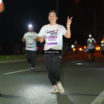 Runner Photo 7640673