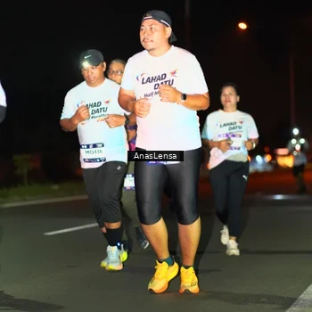 Runner Photo 7640675