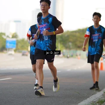 Runner Photo 7640973
