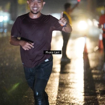 Runner Photo 7641002
