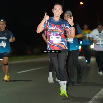 Runner Photo 7641305