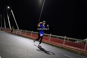 Runner Photo 764137