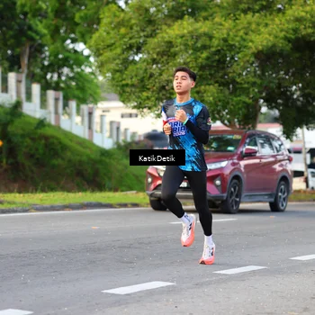 Runner Photo 7641430