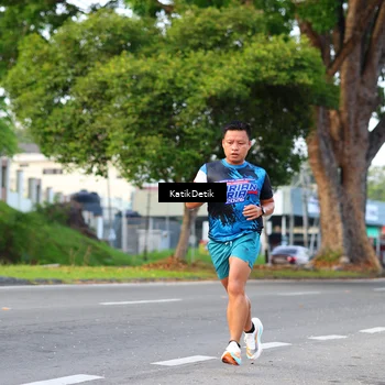 Runner Photo 7641453