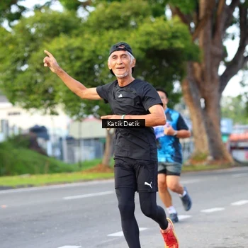 Runner Photo 7642022