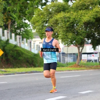 Runner Photo 7642065