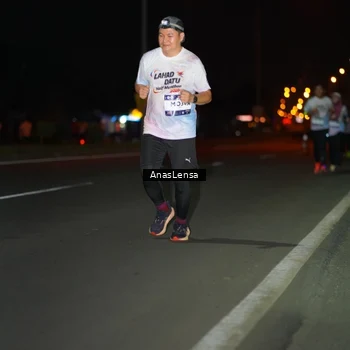 Runner Photo 7642219