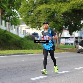 Runner Photo 7642323