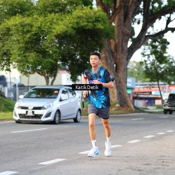 Runner Photo 7642376