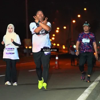Runner Photo 7642447