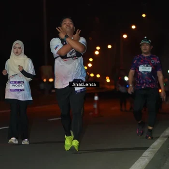 Runner Photo 7642458
