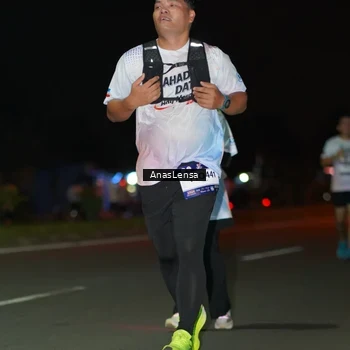 Runner Photo 7642475
