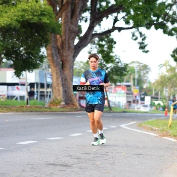 Runner Photo 7642598