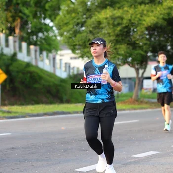 Runner Photo 7642692