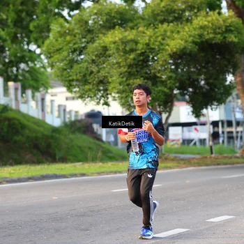 Runner Photo 7642857
