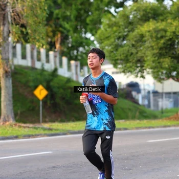 Runner Photo 7642865