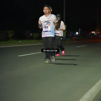 Runner Photo 7642886