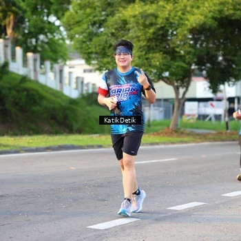 Runner Photo 7643068