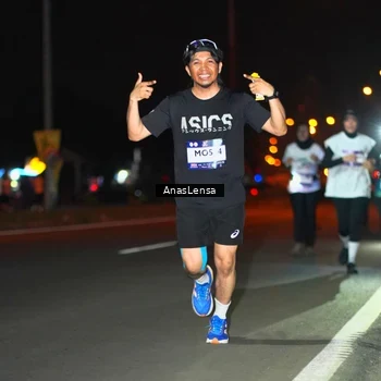Runner Photo 7643100
