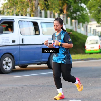Runner Photo 7643147