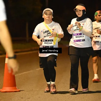 Runner Photo 7643676