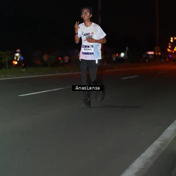 Runner Photo 7643696