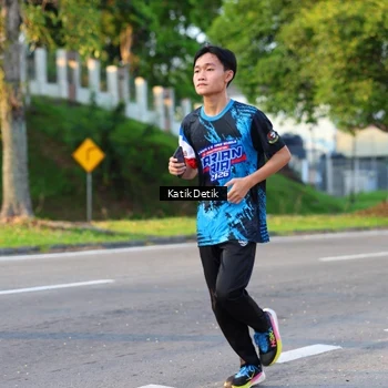 Runner Photo 7644064