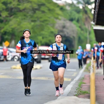 Runner Photo 7645055