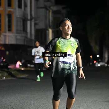 Runner Photo 7645131