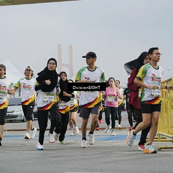 Runner Photo 7645213