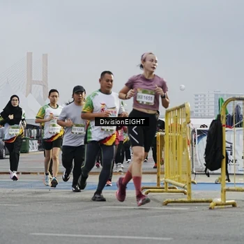 Runner Photo 7645218