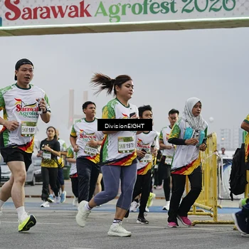 Runner Photo 7645262